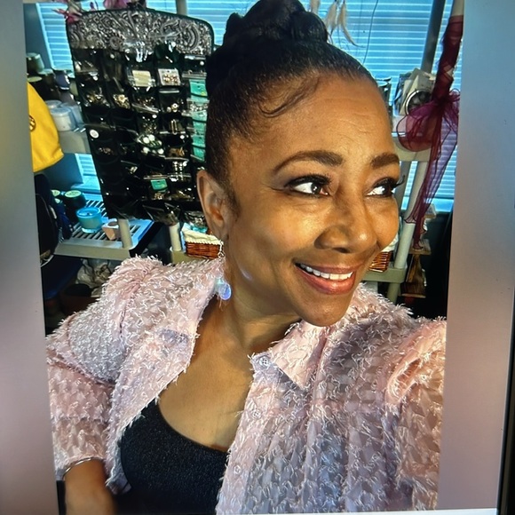 PLEASE, FOLLOW @SCENT_UNLEASHED TO BE NOTIFIED WHEN I HOST MY NEXT CANDLE SHOW! - Picture 2 of 14